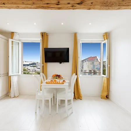 Great Sea View Yourhosthelper